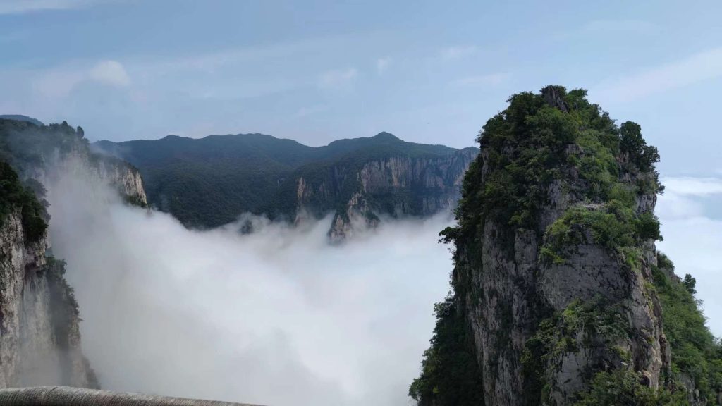 怎样看待福建龙岩永定区侨育中学的校园霸凌事件？