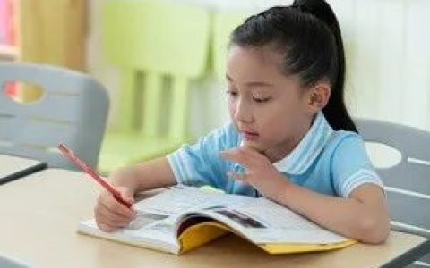 初中的孩子不爱做作业拖拉成性，毫无自控力咋办？