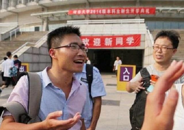 “高考钉子户”吴善柳2011年拒绝北京大学，最终经历10次高考圆梦清华大学 你得到什么启示？